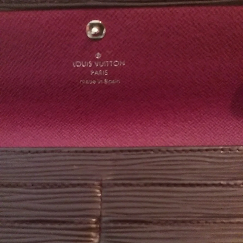 LOUIS VUITTON Epi Long Wallet, Plum EUC - Picture 4 of 13